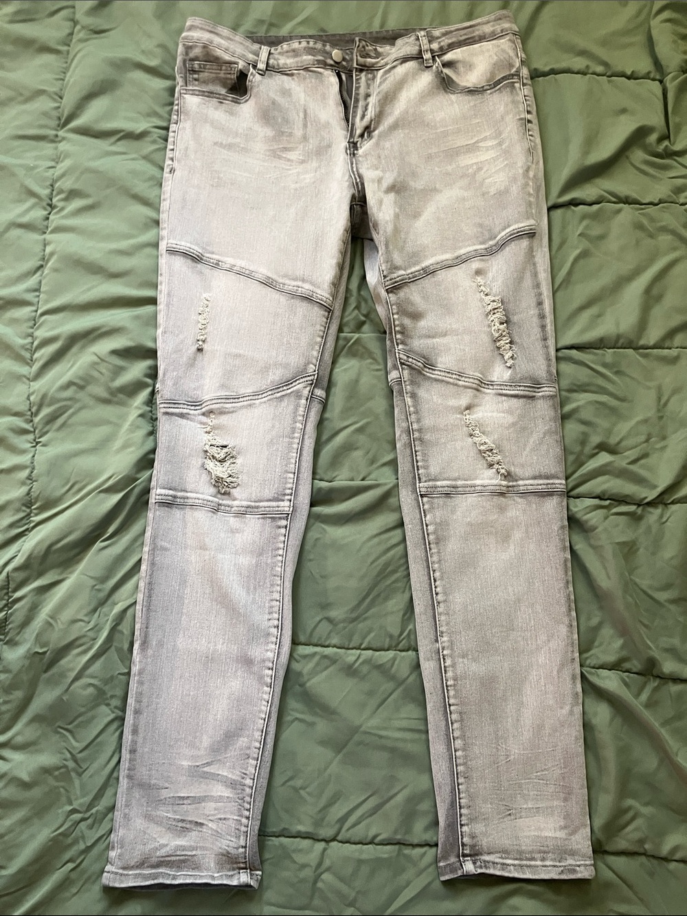 Men Grey Distressed Skinny Jeans